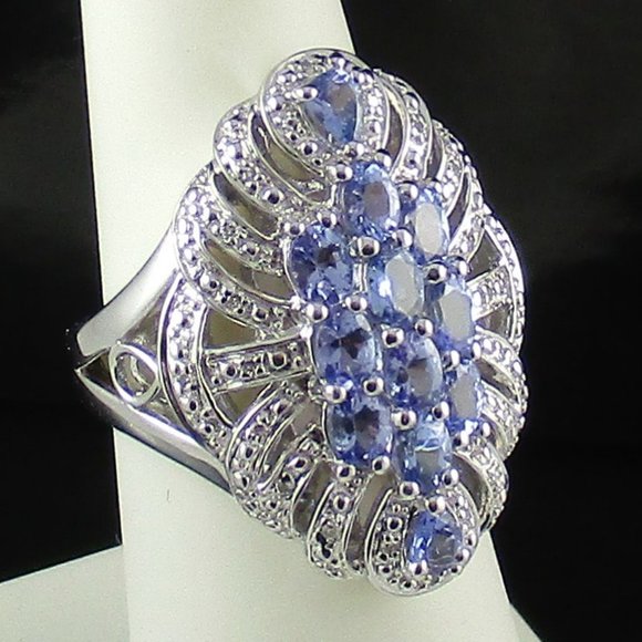 Tanzanite Vintage Cluster Design Ring - Picture 7 of 8